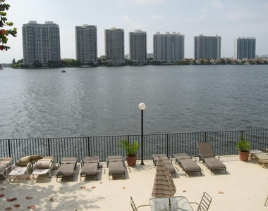 17500 N Bay Road - Photo Thumbnail 7