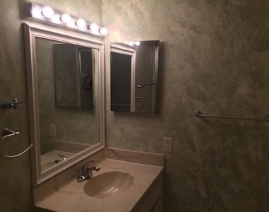17500 N Bay Road - Photo Thumbnail 10