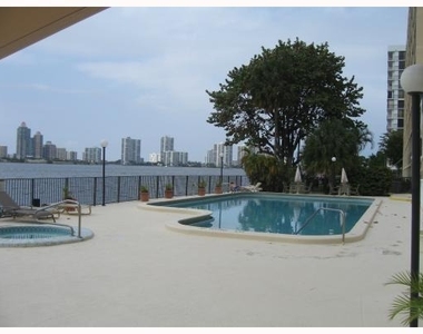 17500 N Bay Road - Photo Thumbnail 15