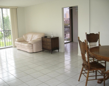 17500 N Bay Road - Photo Thumbnail 5