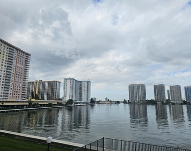 17500 N Bay Road - Photo Thumbnail 18