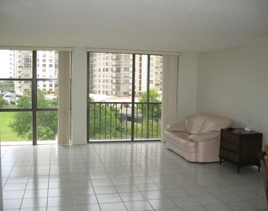 17500 N Bay Road - Photo Thumbnail 4