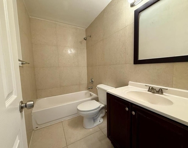 601 Ne 29th Drive - Photo Thumbnail 2