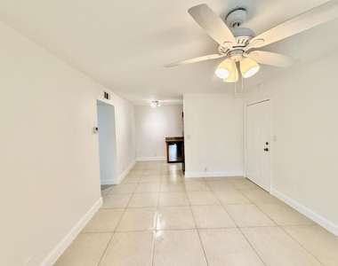 601 Ne 29th Drive - Photo Thumbnail 8