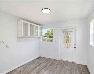 270 Sw 10th Avenue - Photo Thumbnail 15
