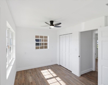 270 Sw 10th Avenue - Photo Thumbnail 26