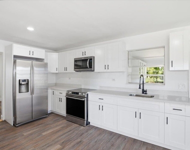 270 Sw 10th Avenue - Photo Thumbnail 9