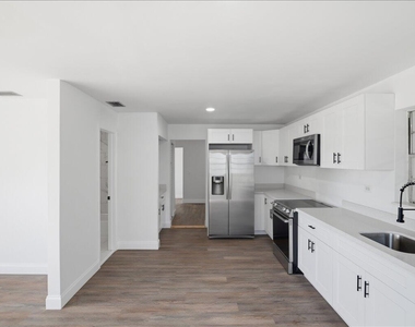270 Sw 10th Avenue - Photo Thumbnail 8