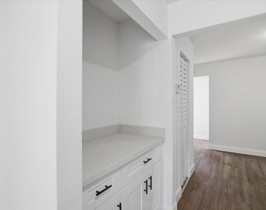 270 Sw 10th Avenue - Photo Thumbnail 13
