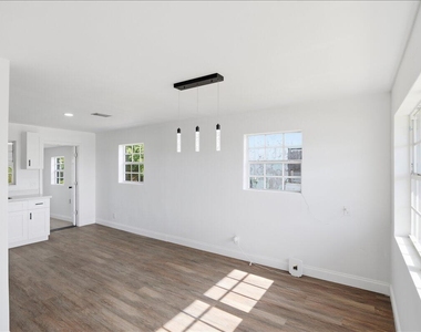 270 Sw 10th Avenue - Photo Thumbnail 7