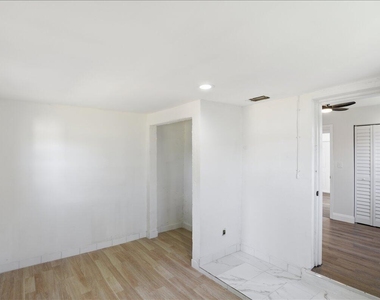 270 Sw 10th Avenue - Photo Thumbnail 25