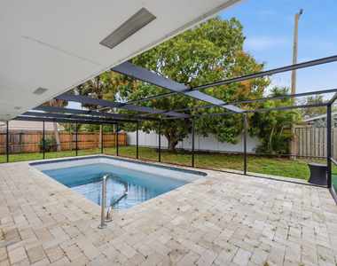 2120 Ne 62nd Court - Photo Thumbnail 23