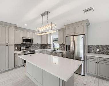 2120 Ne 62nd Court - Photo Thumbnail 11