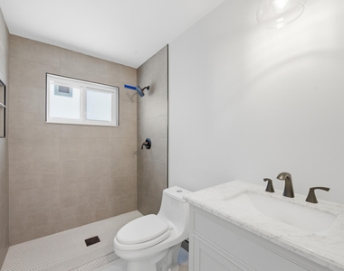 2120 Ne 62nd Court - Photo Thumbnail 21