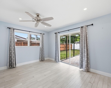 2120 Ne 62nd Court - Photo Thumbnail 17
