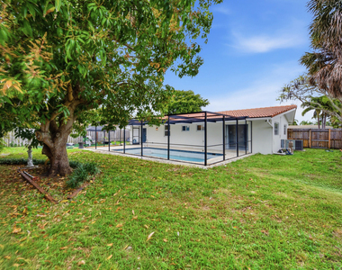 2120 Ne 62nd Court - Photo Thumbnail 26