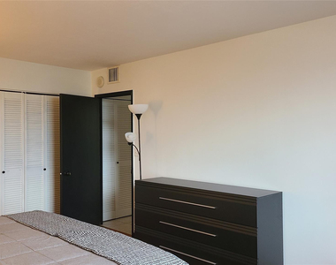2500 Parkview Drive - Photo Thumbnail 21
