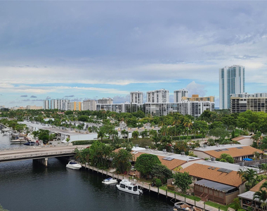 2500 Parkview Drive - Photo Thumbnail 23
