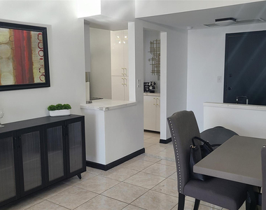 2500 Parkview Drive - Photo Thumbnail 4