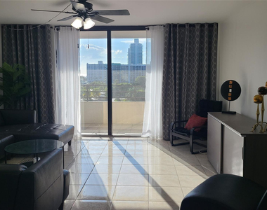2500 Parkview Drive - Photo Thumbnail 3