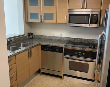 2101 Brickell Avenue - Photo Thumbnail 1
