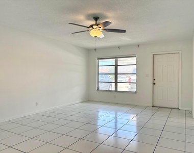 1605 Ne 50th Court - Photo Thumbnail 4
