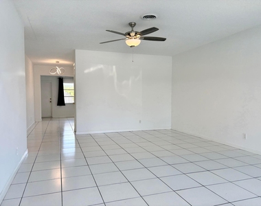 1605 Ne 50th Court - Photo Thumbnail 3