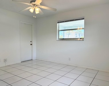 1605 Ne 50th Court - Photo Thumbnail 15