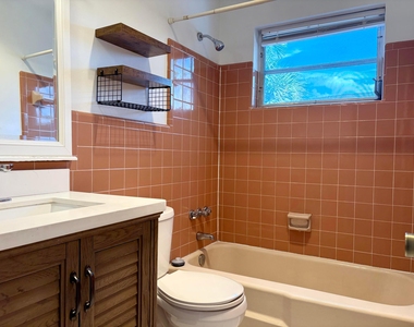 1605 Ne 50th Court - Photo Thumbnail 19
