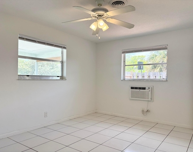 1605 Ne 50th Court - Photo Thumbnail 14