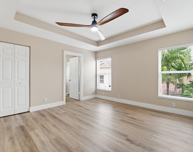 1780 Pierside Circle - Photo Thumbnail 12