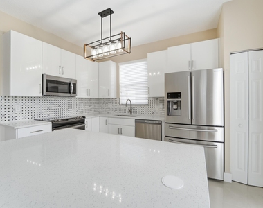 1780 Pierside Circle - Photo Thumbnail 1