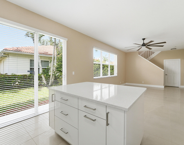 1780 Pierside Circle - Photo Thumbnail 3