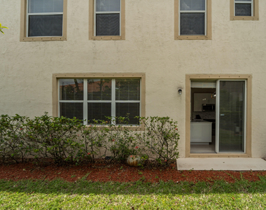 1780 Pierside Circle - Photo Thumbnail 17