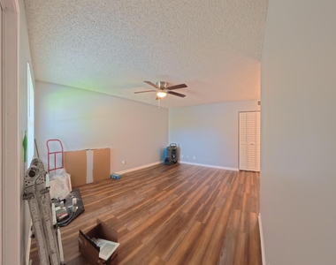 2301 Se 4th Street - Photo Thumbnail 6