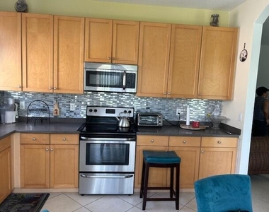 9981 Sw Glenbrook Drive - Photo Thumbnail 2