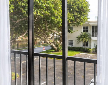 6249 Bay Club Drive - Photo Thumbnail 8