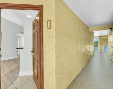 731 Vista Isles Drive - Photo Thumbnail 1