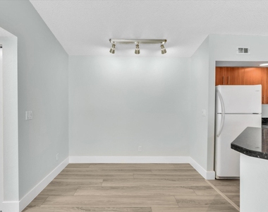 731 Vista Isles Drive - Photo Thumbnail 6
