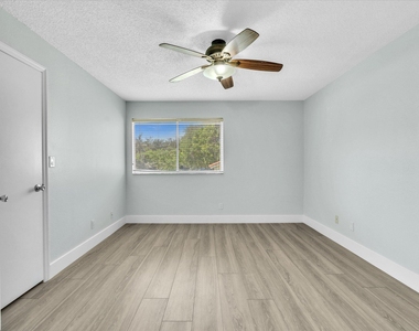 731 Vista Isles Drive - Photo Thumbnail 13