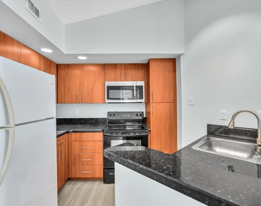 731 Vista Isles Drive - Photo Thumbnail 7