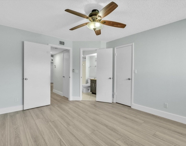 731 Vista Isles Drive - Photo Thumbnail 15