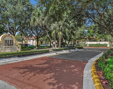 731 Vista Isles Drive - Photo Thumbnail 17