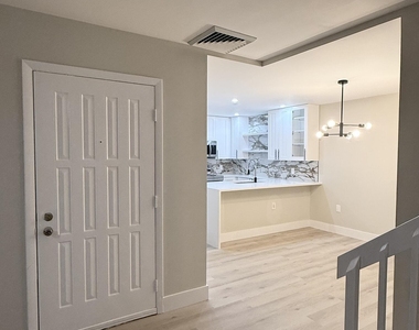 205 Charter Way - Photo Thumbnail 15