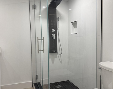 205 Charter Way - Photo Thumbnail 7