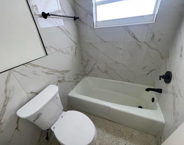 2220 N 19th Avenue - Photo Thumbnail 6