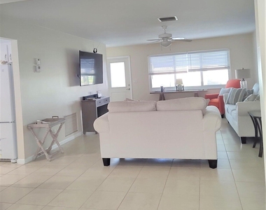 1826 Sw Congress Boulevard - Photo Thumbnail 6