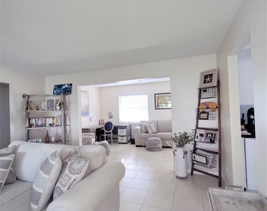 1826 Sw Congress Boulevard - Photo Thumbnail 4