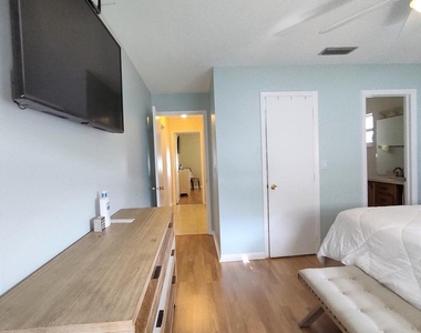1826 Sw Congress Boulevard - Photo Thumbnail 15