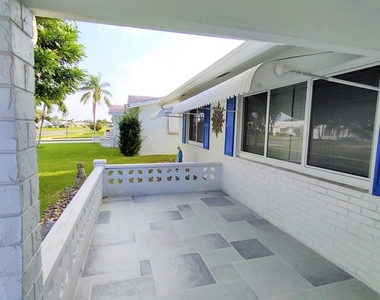 1826 Sw Congress Boulevard - Photo Thumbnail 2